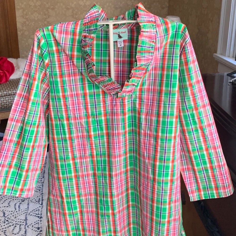 Haley and the hound preppy ruffle neck tunic. Not brand new, but never worn‎